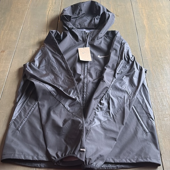 NIKE MEN'S WINDRUNNER STORM-FIT RUNNING JACKET - Picture 4 of 6